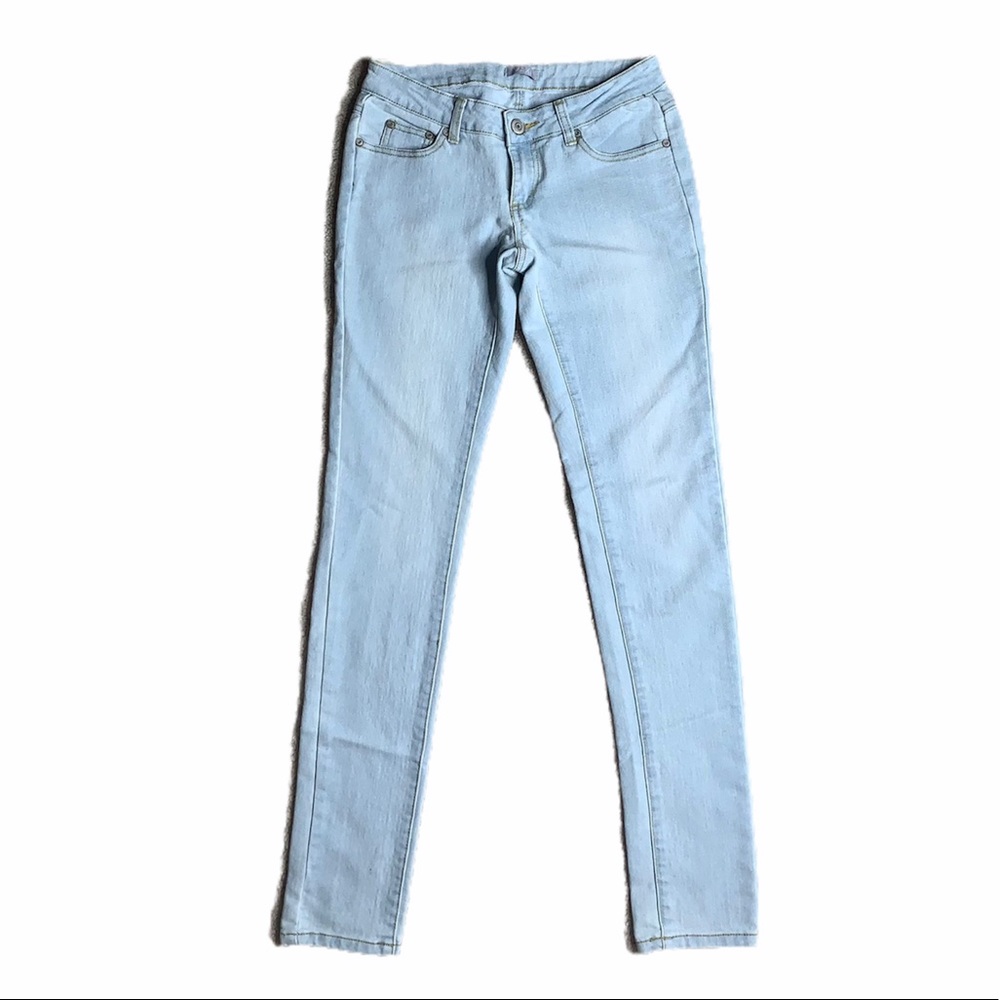 Max Rave Light Wash Jeans